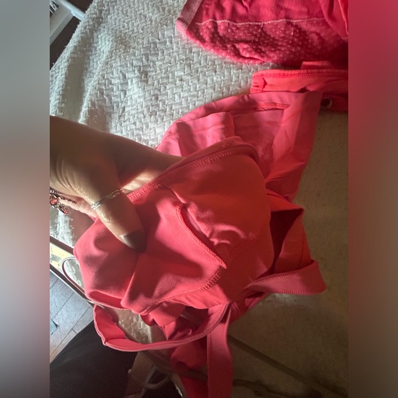 Lululemon top - Picture 4 of 4